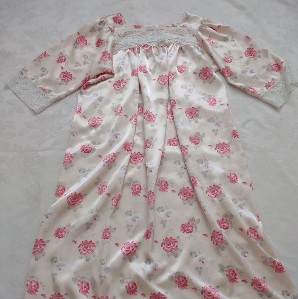 Dior Vintage floral roses lace crochet details puff sleeves gown dress